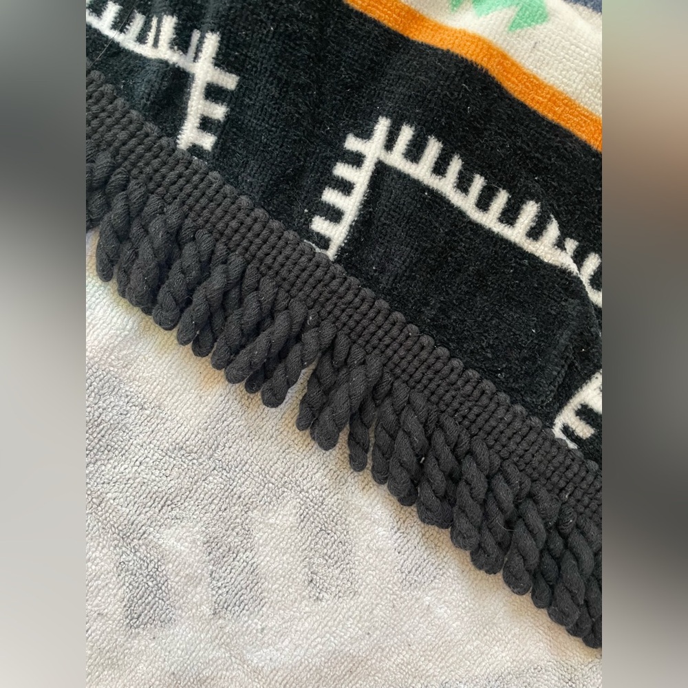The Beach People Round 60” Cotton Beach Towel - Picture 3 of 4